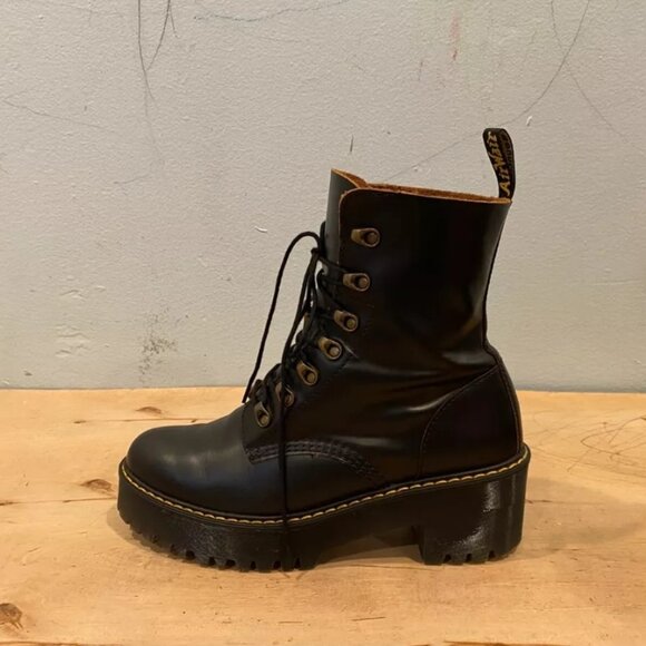 Dr. Martens Leona genuine leather platform boots - Picture 4 of 10